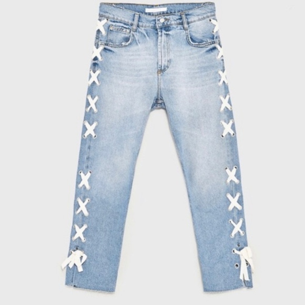Zara Trafaluc Lace Up Side Raw Hem High Rise Light Wash Straight Leg Jean Size 0
